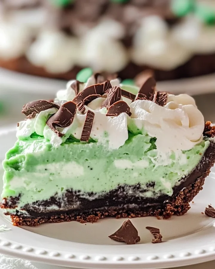 Mint Chocolate Cheesecake Pie with a No-Bake Twist 