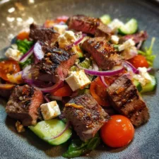 Greek-Inspired Steak Salad: A Flavorful and Hearty Recipe