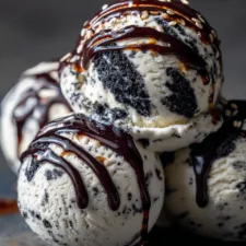Black Sesame Ice Cream with Honey Drizzle: A Nutty and Velvety Masterpiece