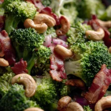 Broccoli Salad with Bacon and Cashews: A Delicious and Crunchy Side Dish or Light Meal