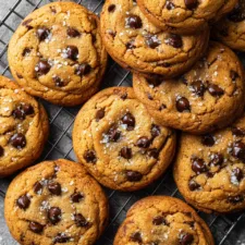 Crispy Chocolate Chip Cookies with Crackly Tops & Crunch