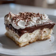 No-Bake Chocolate Éclair Cake Recipe: A Perfect Dessert for Every Occasion